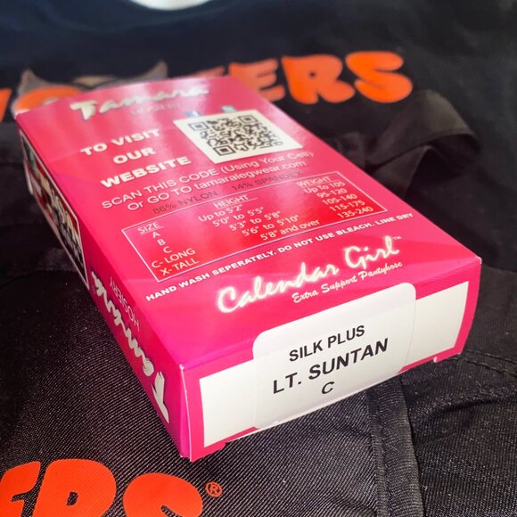 HOOTERS PRE-LOVED UNI - 2 TOPS BOOTIE SHORTS POUCH NAME TAG & NEW TAMARA TIGHTS - Picture 12 of 14